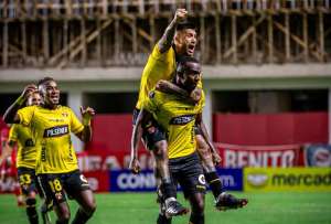 Con golazo de Qui&ntilde;&oacute;nez, Barcelona forz&oacute; penales y sell&oacute; el pase en Argentina