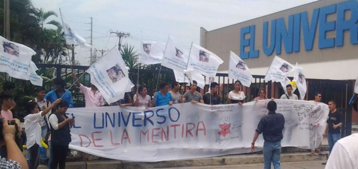 Algunos de los miembros del el Frente Nacional de Estudiantes y Becarios.