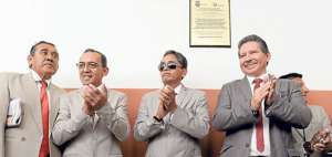 Los exmiembros de la Armada Nacional, Luis Alberto Velasco, Hugo Moreno, Daniel S&aacute;enz y Vicente Grijalva en la ceremonia de disculpas p&uacute;blicas de la Armada. Foto: Miguel Castro / El Tel&eacute;grafo
