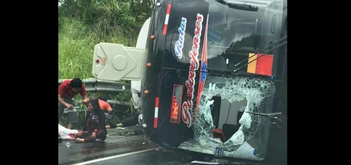 12 muertos en grave accidente de tr&aacute;nsito en Manab&iacute;