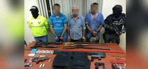 Centenares de municiones y armas de fuego de diferentes calibres quedaron como evidencia del delito en Criminal&iacute;stica de la Polic&iacute;a Judicial.