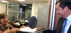 Fabricio Villamar (CREO) entreg&oacute; en secretar&iacute;a de la Asamblea el proyecto de enmienda constitucional con 47 firmas de respaldo. 