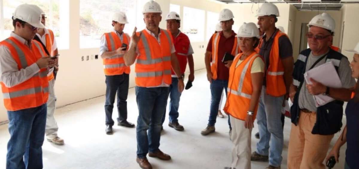 Richard Espinosa, presidente del Consejo Directivo del IESS, constat&oacute; el avance de la construcci&oacute;n del Hospital de la instituci&oacute;n en Los Ceibos, Guayaquil. 