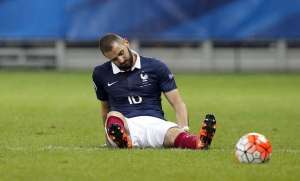 Benzema, lesionado, baja para el Dinamarca-Francia