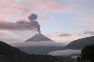 Volc&aacute;n Tungurahua en alerta naranja