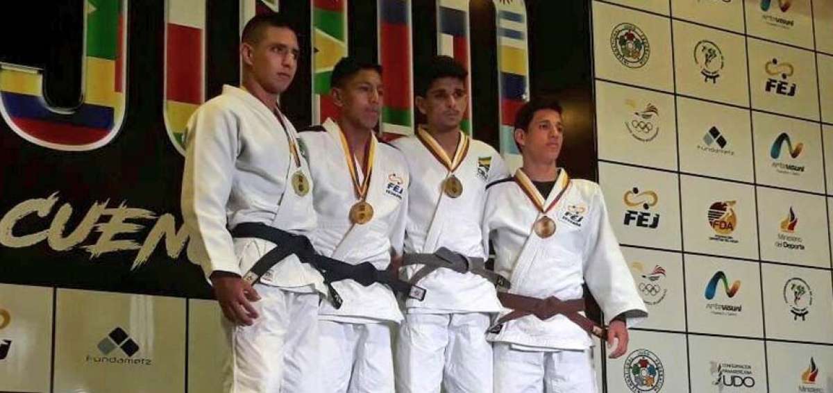 En -60 kg, Steven Morocho (2do. izq.)_gan&oacute; oro. Johan Rojas (izq.), Colombia, logr&oacute; plata, y Ren&aacute;n Torres (Brasil) y Christopher Medina (Ecuador), bronce.