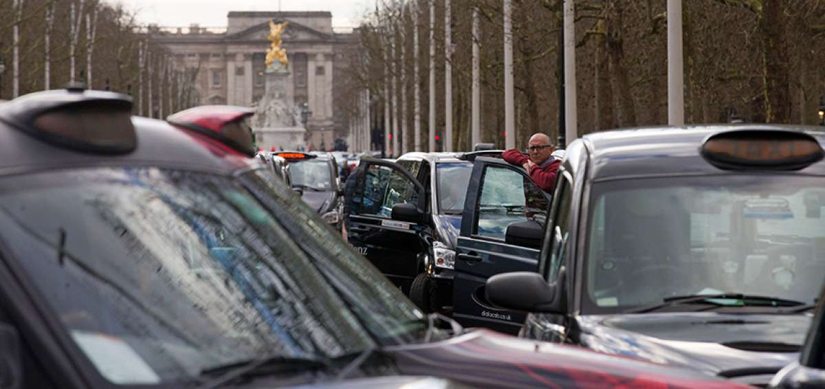 Los 40.000 conductores de Uber en Londres est&aacute;n a la espera de la respuesta a la apelaci&oacute;n de la compa&ntilde;&iacute;a.