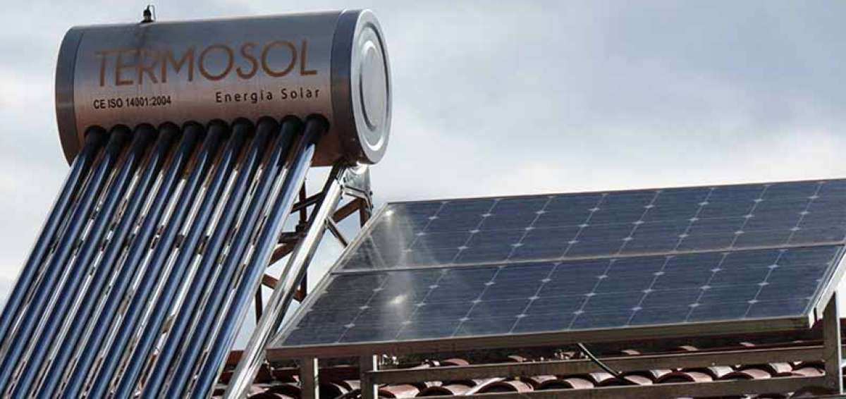 Estudiantes trabajan en el uso de la energ&iacute;a renovable