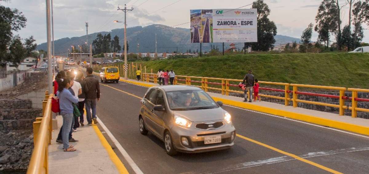 La construcci&oacute;n de la primera etapa de la v&iacute;a Zamora-Espe requiri&oacute; una inversi&oacute;n de $ 3,37 millones por parte del Gobierno de la provincia de Pichincha.