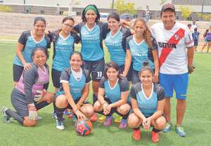 El equipo de periodistas femenino obtuvo el segundo puesto. Foto: Eduardo Escobar