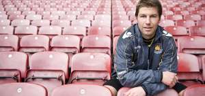 El alem&aacute;n Thomas Hitzlsperger reconoci&oacute; p&uacute;blicamente su homosexualidad en 2014, cuando ya estaba retirado. Fue seleccionado de su pa&iacute;s.