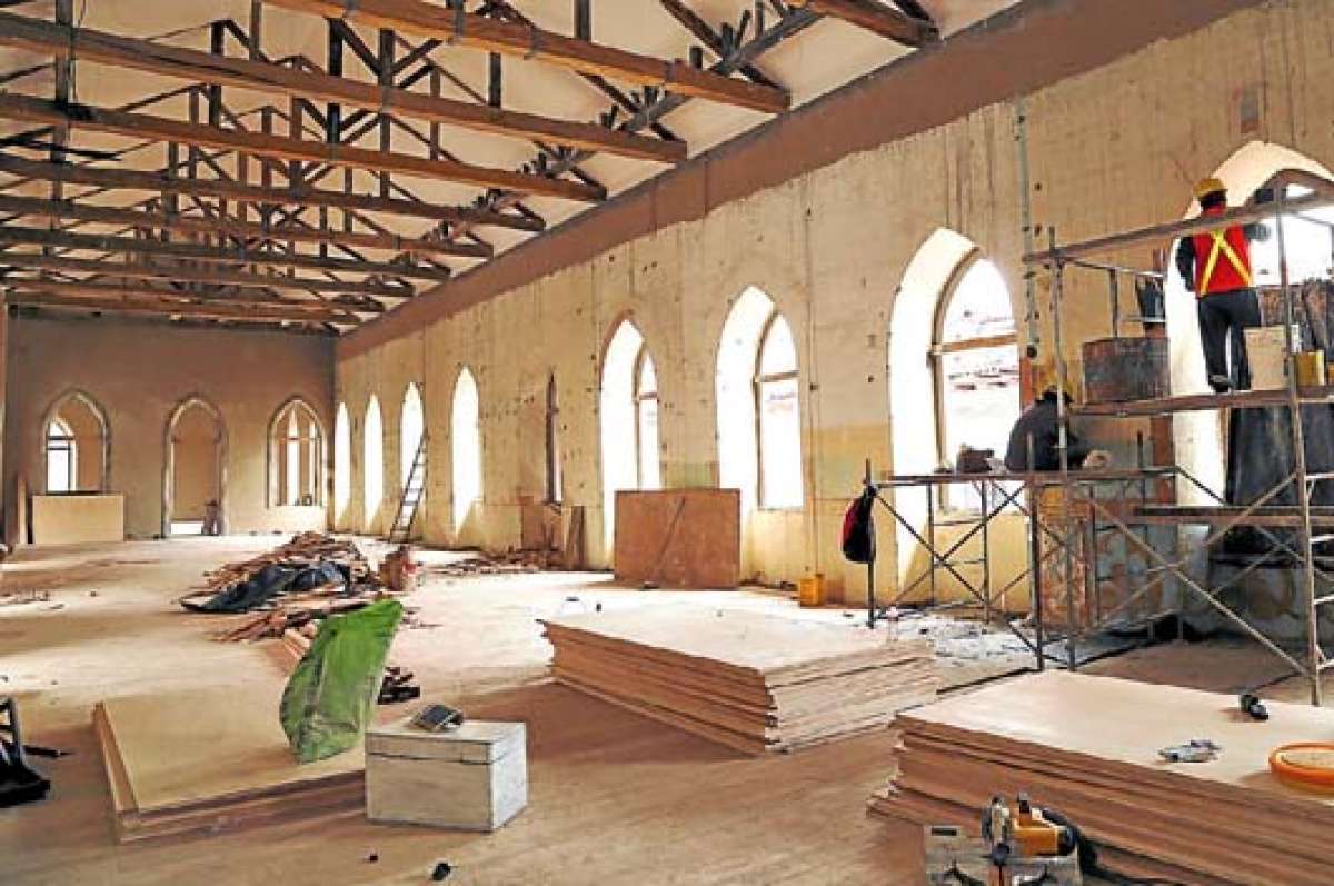 La escuela Central  La Inmaculada es reconstruida en su totalidad.