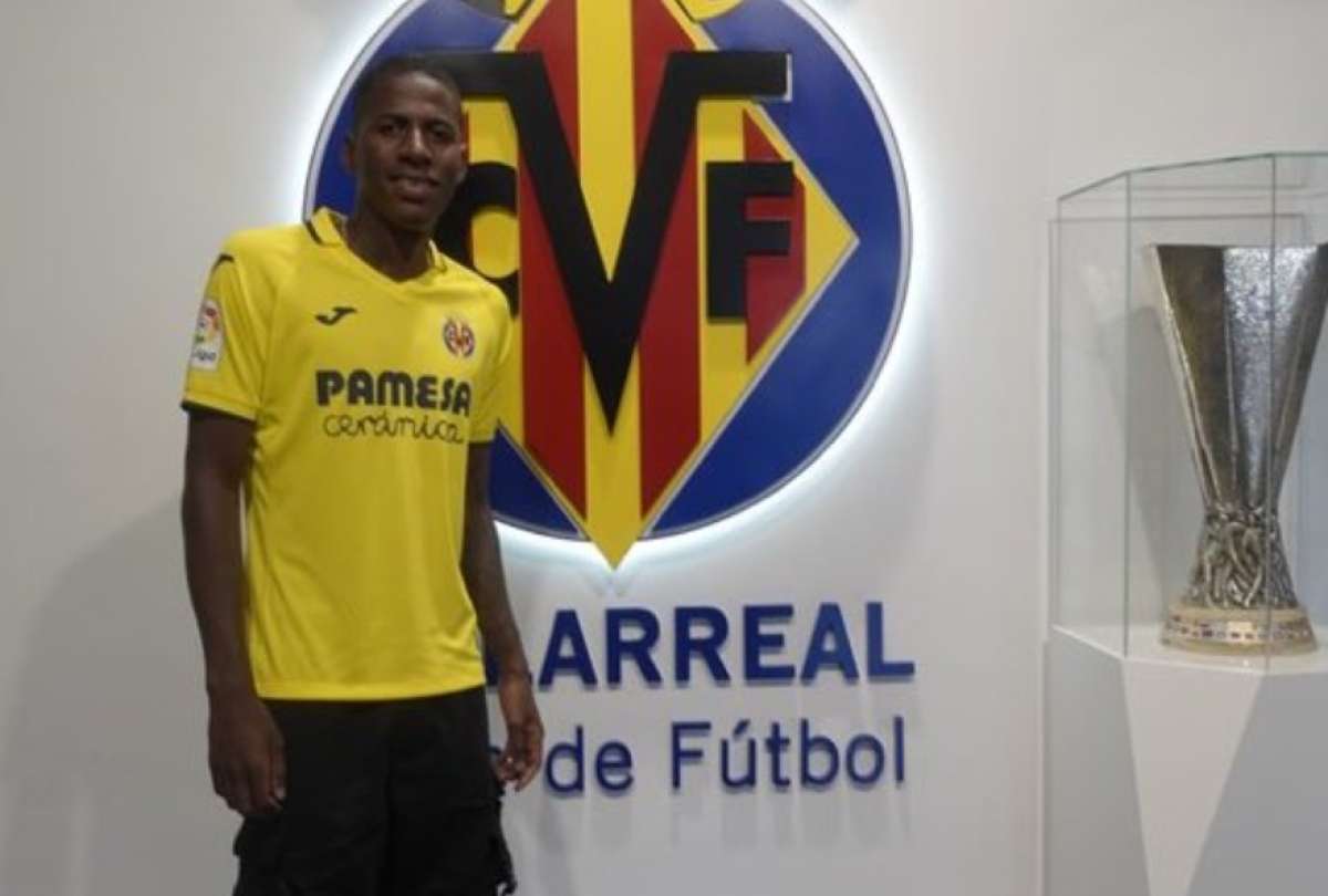 Villarreal fichó al ecuatoriano Liberman Torres