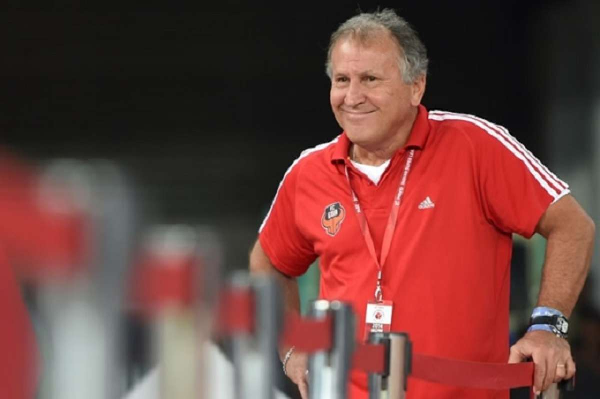 Zico lanza su candidatura a la presidencia de la FIFA