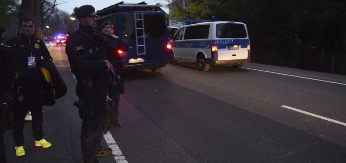 El suceso se produjo en la carretera Wittbr&auml;ucker (solo a 10 kil&oacute;metros del estadio). Se cree que los explosivos fueron abandonados en la calle fuera del autob&uacute;s.