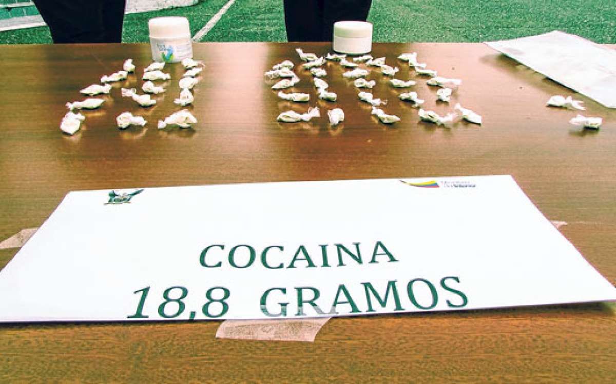 Entre las dos personas guardaban 18,8 gramos de coca&iacute;na. Tambi&eacute;n pose&iacute;an marihuana. Foto: Cortes&iacute;a Ministerio del Interior