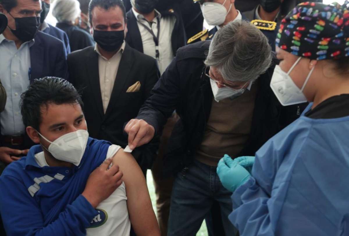 El presidente Guillermo Lasso, en su visita al centro industrial de Cuenca