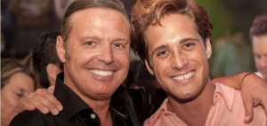 Luis Miguel junto al tambi&eacute;n mexicano, Diego Boneta. 