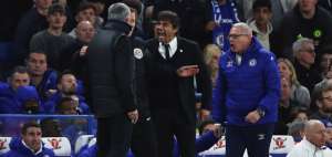 Conte y 'Mou' discutieron por una infracci&oacute;n que cometi&oacute; el 'To&ntilde;o'