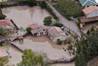 Continúan trabajos en zonas afectadas por el desbordamiento del río Burgay