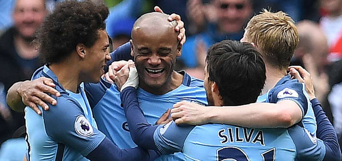 Manchester City se acerca a Champions tras imponerse al Crystal Palace