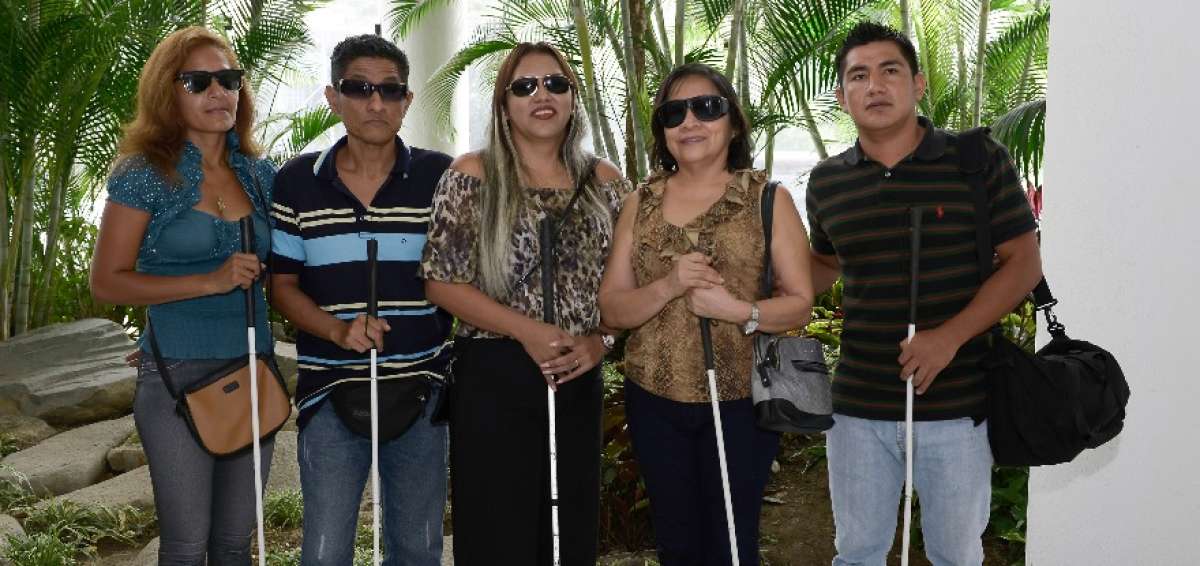 Olga Brito, Miguel Alvarado, Laura Ch&aacute;vez, Alicia Parrales y Esteban Sarango integran Nayarak. Ellos se conocieron en un curso de computaci&oacute;n. 