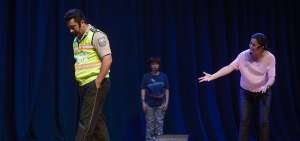 Obra &lsquo;Amor de dos&rsquo; es dirigida a los polic&iacute;as