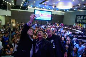 Los s&iacute;mbolos de la m&uacute;sica protesta, Piero, V&iacute;ctor Heredia y Le&oacute;n Gieco, acudieron a la sede de Unasur en Quito. &Aacute;lvaro P&eacute;rez / El Tel&eacute;grafo 