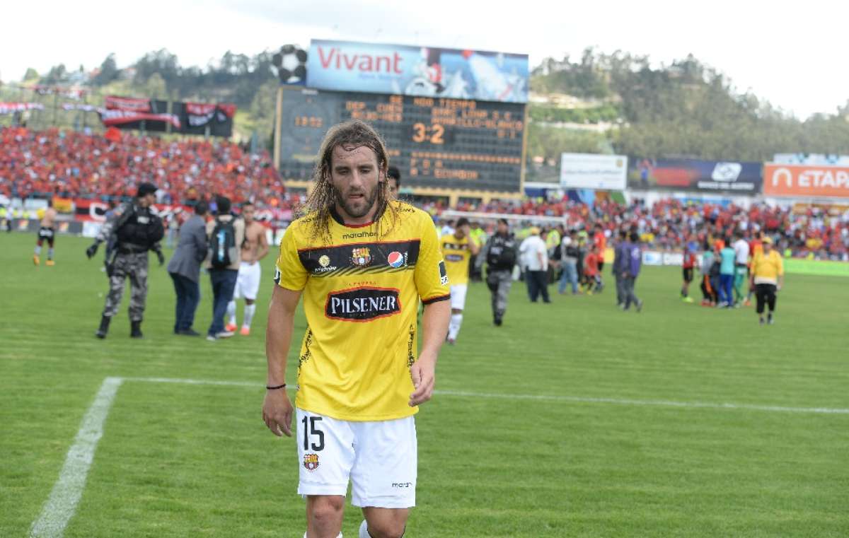 Deportivo Cuenca hunde m&aacute;s a Barcelona 