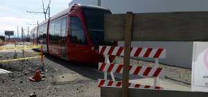 Obras del tranv&iacute;a avanzan en el sector del mercado 9 de Octubre de Cuenca