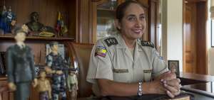  Tannya Varela fue designada Jefe del Estado Mayor, a trav&eacute;s del Decreto Ejecutivo 973. La general ha desempe&ntilde;ado otros cargos de relevancia, pero el que m&aacute;s ha marcado su trayectoria fue el de Comandante del Distrito Metropolitano de Guayaquil, en donde lider&oacute; importantes operativos. 