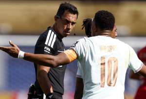 El argentino Facundo Tello dirigi&oacute; el Francia - Marruecos.