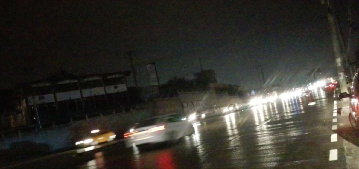El apag&oacute;n se evidenci&oacute; en la avenida Juan Tanca Marengo, en Guayaquil.