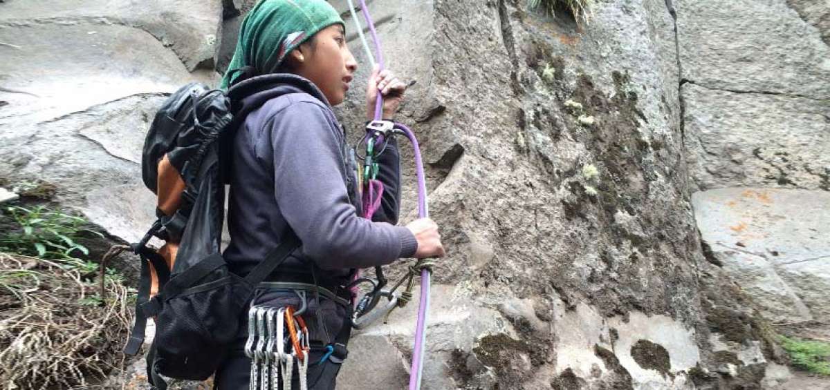 Daniela Calapi&ntilde;a tambi&eacute;n aprendi&oacute; las t&eacute;cnicas de escalada deportiva, disciplina en la que comenz&oacute; a los 7 a&ntilde;os. 