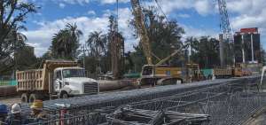 En el flanco oriental del parque La Alameda se construye la estaci&oacute;n del Metro del mismo nombre.