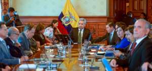Por m&aacute;s de 3 horas el Mandatario convers&oacute; con las autoridades de las funciones del Estado para coordinar acciones contra la corrupci&oacute;n y determinar las investigaciones tendientes a identificar a quienes ayudaron en la fuga de Alvarado.
