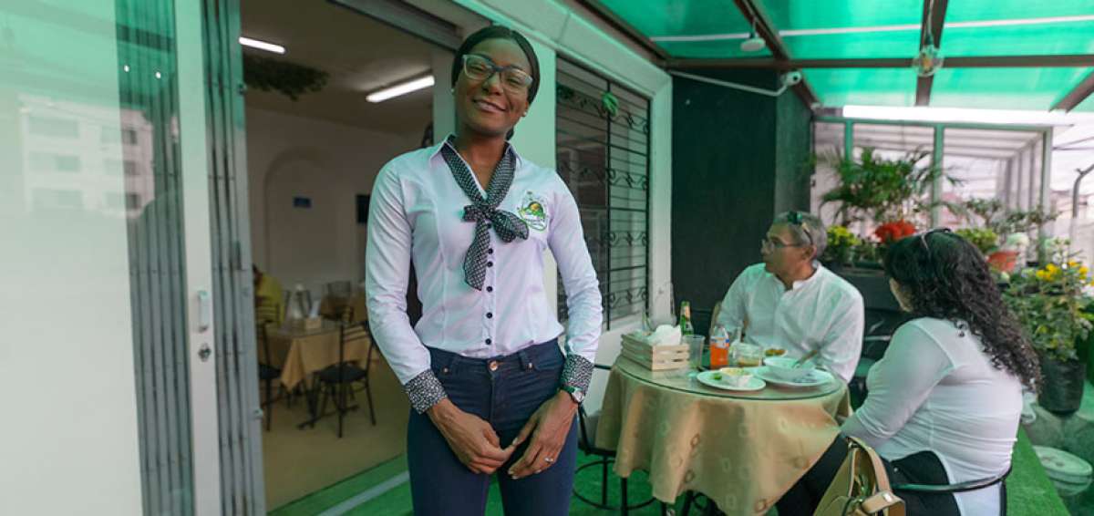 La atleta ecuatoriana Marisol Land&aacute;zuri inici&oacute; un nuevo proyecto en su vida: la administraci&oacute;n de su propia cevicher&iacute;a con su saz&oacute;n, en Quito.