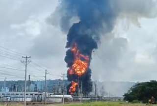 Petroecuador anunció una reparación inmediata de la zona afectada por la explosión de combustible. 