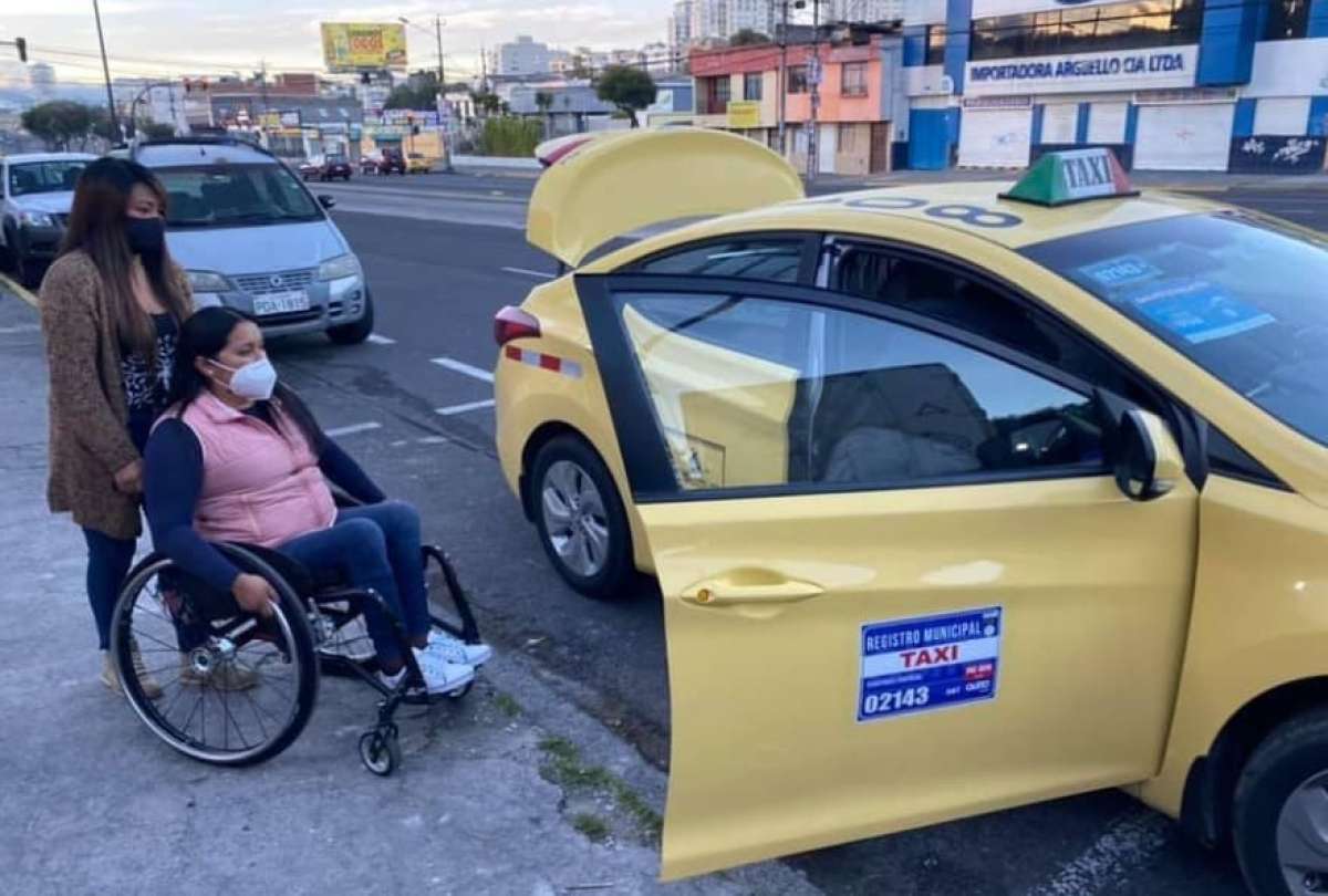 'Taxi Solidario' es una iniciativa que forma parte de la campaña “Tienen Derecho a Votar” y promueve la participación de personas con discapacidad en las elecciones 2023.
