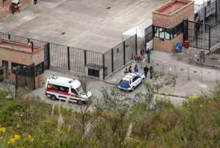 Un grupo de internos en la cárcel de Turi retuvo a servidores del Cuerpo de Vigilancia. 