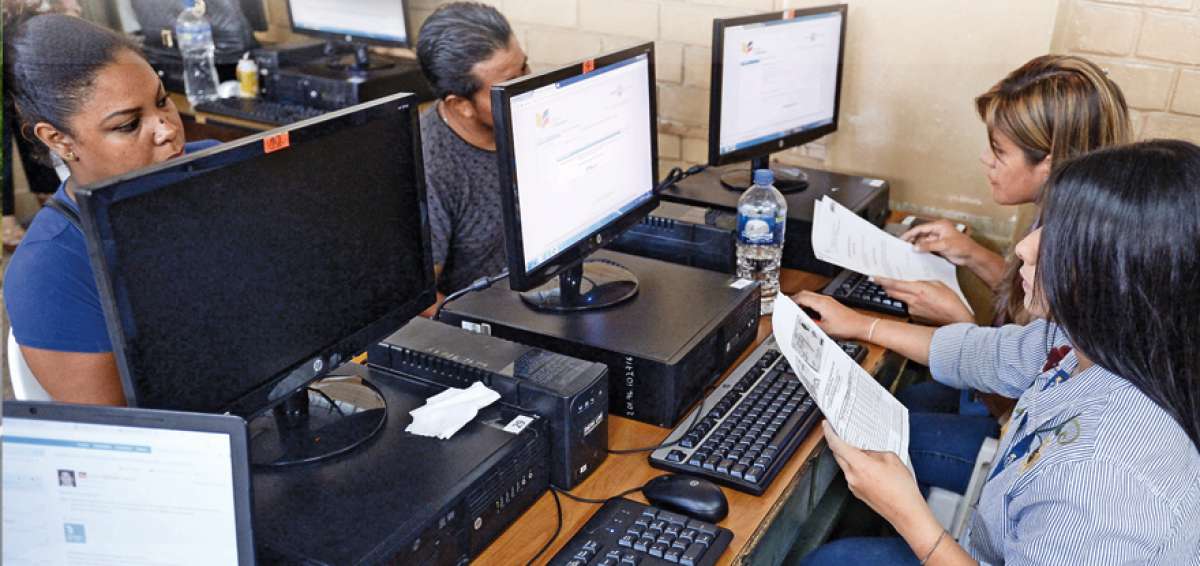 13.824 venezolanos estudian en Ecuador