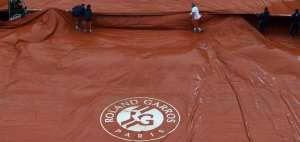 Un marat&oacute;n de tenis en Roland Garros, tras cancelaci&oacute;n por lluvia del lunes