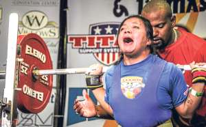 La quite&ntilde;a Johanna Aguinaga, que compite en los -63 kilos, levant&oacute; un total de 510 kg y se ubic&oacute; segunda en el Mundial de Levantamiento de Potencia. Foto: Cortes&iacute;a.