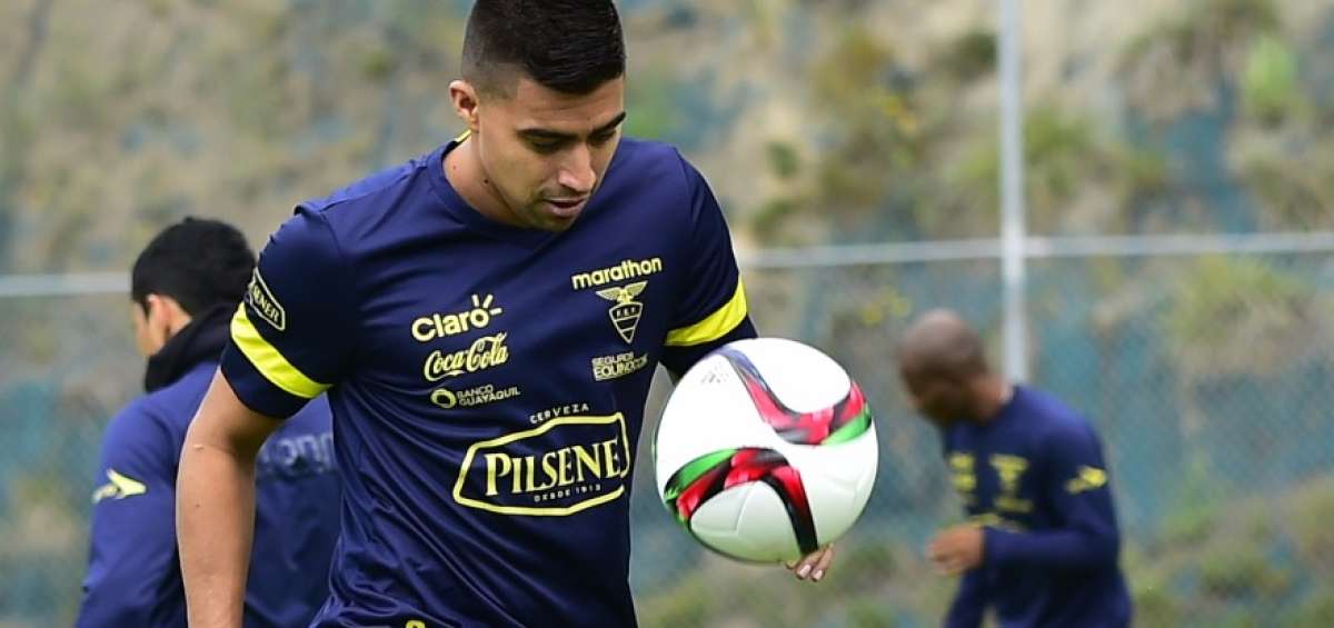 Noboa debut&oacute; con gol en la selecci&oacute;n, en marzo de 2009, en un partido por las eliminatorias a Sud&aacute;frica 2010 ante Brasil, que termin&oacute; en empate 1-1.