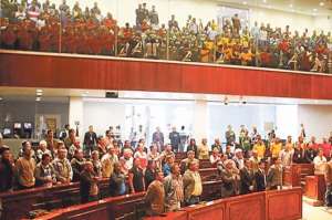 La gente de mar ha estado a la deriva en temas laborales por m&aacute;s de 50 a&ntilde;os, expresaron sus dirigentes en la Asamblea Nacional. Foto: Cortes&iacute;a