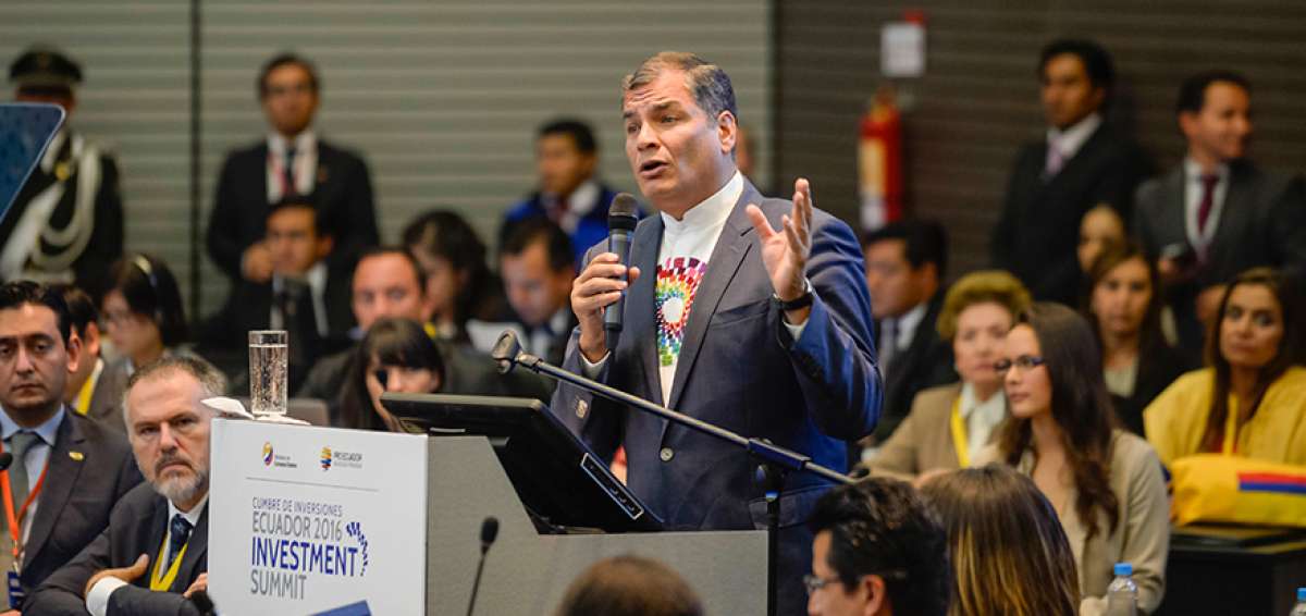 El presidente de la Rep&uacute;blica, Rafael Correa (centro), expuso durante m&aacute;s de una hora los avances del pa&iacute;s.