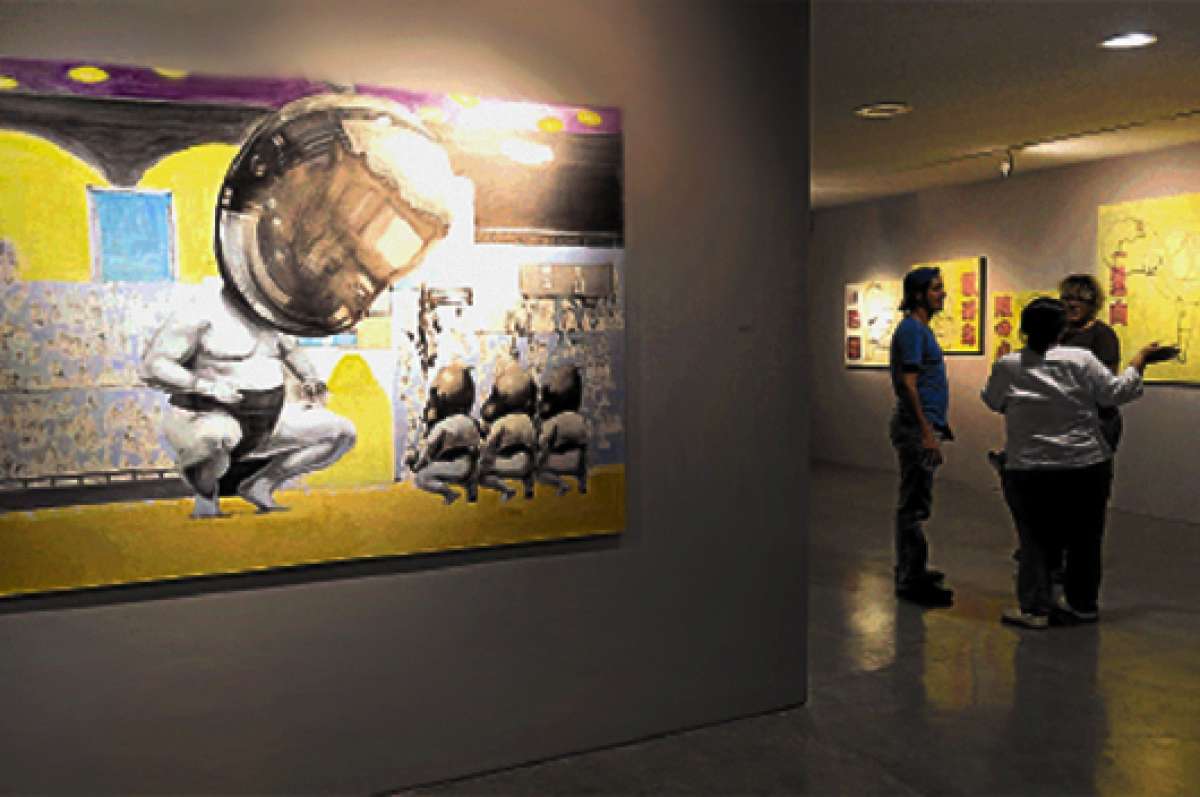 &lsquo;Mae Nakij&rsquo; es un estudio sobre los aspectos de la pintura formal que ensaya Raymundo Valdez, a trav&eacute;s del mundo del sumo. Foto: Miguel Castro |  El Tel&eacute;grafo