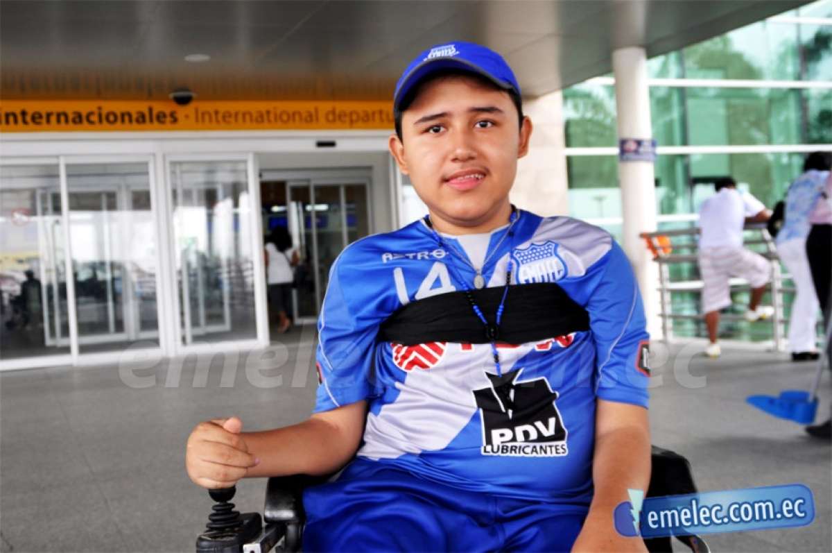 Angelito, como era conocido &Aacute;ngel, no se perd&iacute;a ning&uacute;n partido de Emelec. Foto: Tomada de www.emelec.com.ec