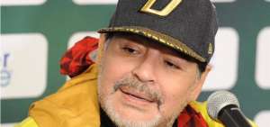 Maradona es investigado por una presunta pelea con aficionados