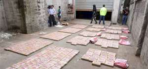 La media tonelada de coca&iacute;na decomisada en Mapasingue, el martes &uacute;ltimo, era propiedad de Robinzon Adri&aacute;n A.Y., seg&uacute;n la Polic&iacute;a Antinarc&oacute;ticos.